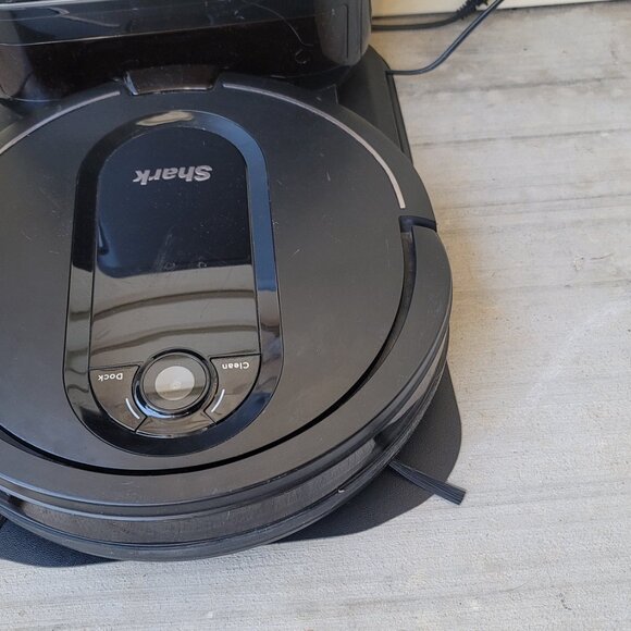 Shark RV1001AE IQ Robot Self-Empty XL, Robot Vacuum with IQ Navigation - Picture 14 of 15